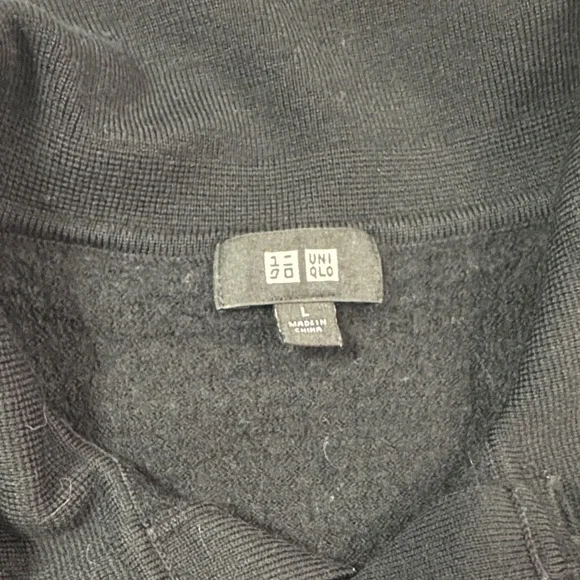 Uniqlo Men's Black polo - Picture 2 of 2